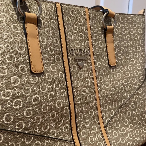 Guess Tote Handbag - Picture 2 of 7